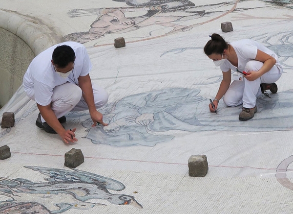 Restauro della fontana dello zodiaco di piazza Tacito